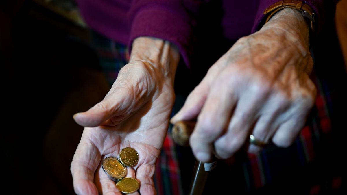 Im Internet kursieren Falschmeldungen über ausbleibende Rentenzahlungen im Oktober. (Foto)