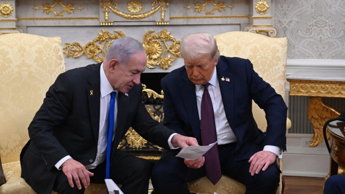 Donald Trump (r.) muss sich laut Israels Ministerpräsident Benjamin Netanjahu (l.) Sorgen wegen des iranischen Atomprogramms machen. (Foto)