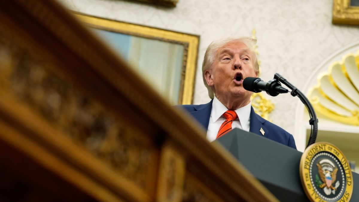 US-Präsident Donald Trump spricht im Oval Office des Weißen Hauses. (Foto)