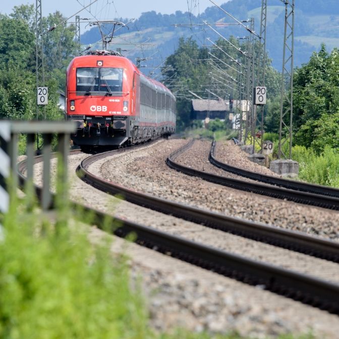 Lokführer soll 20 Kinder in Zug gelockt und missbraucht haben