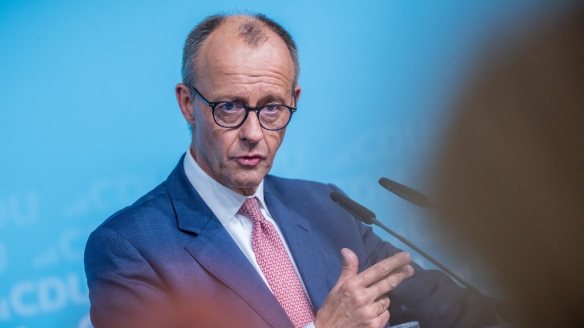 Friedrich Merz kann in einer aktuellen Umfrage zwar leicht punkten, bleibt jedoch weiterhin äußerst unbeliebt. (Foto)