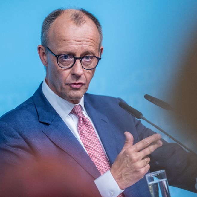 Mini-Aufschwung für Kanzler - doch AfD bleibt vorn