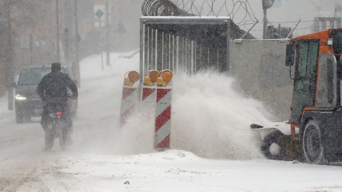 Der DWD hat eine Warnung vor Schneeverwehungen herausgegeben (Symbolbild). (Foto)