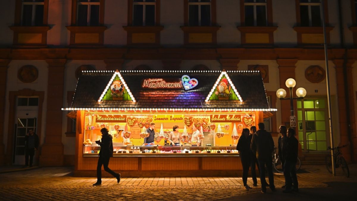 Weihnachtsmarkt-Flair mitten im Oktober: In Bayreuth ist das dank des am 15. Oktober eröffneten "Winterdorfes" Realität. (Foto)