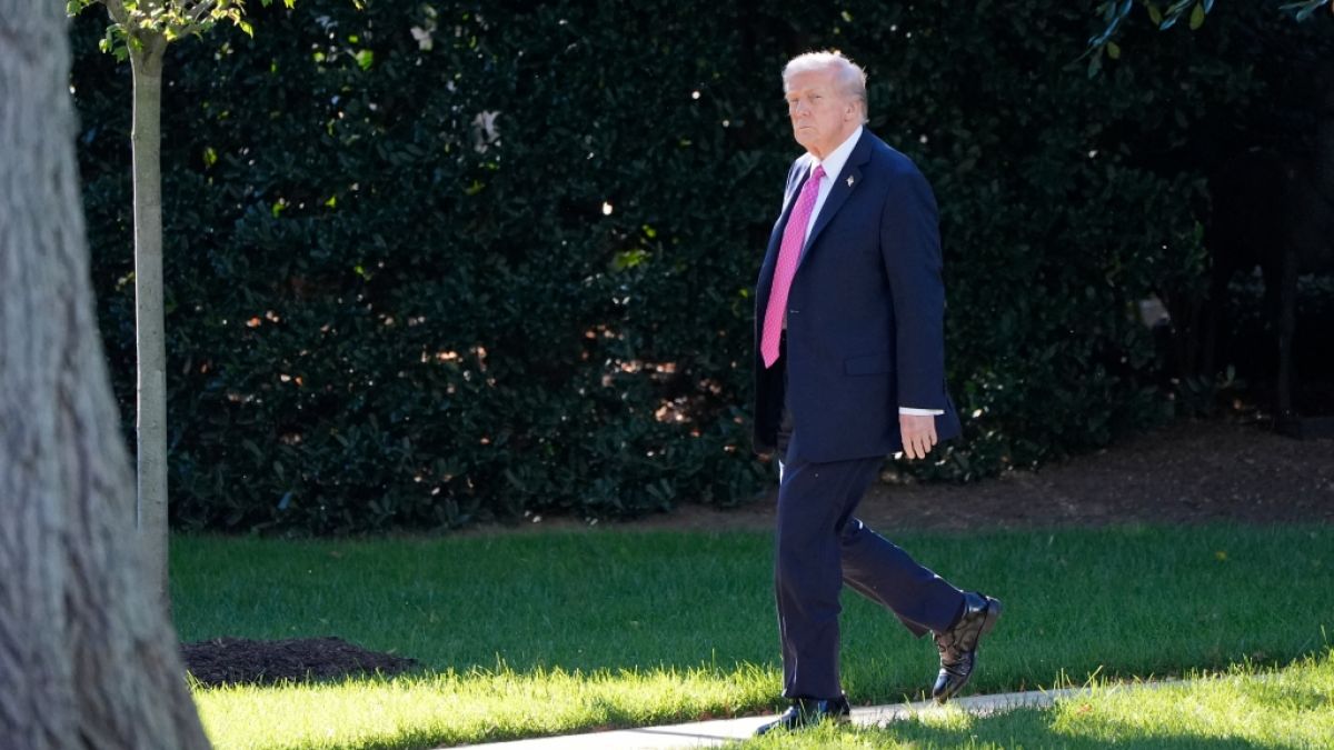 Donald Trump behauptet vor den "No Kings"-Protesten in den USA, er sei kein König. (Foto)