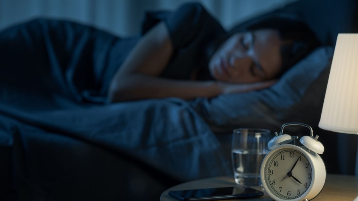 Je später die Schlafenszeit, desto höher wird die Gewichtszunahme auf Dauer. (Foto)