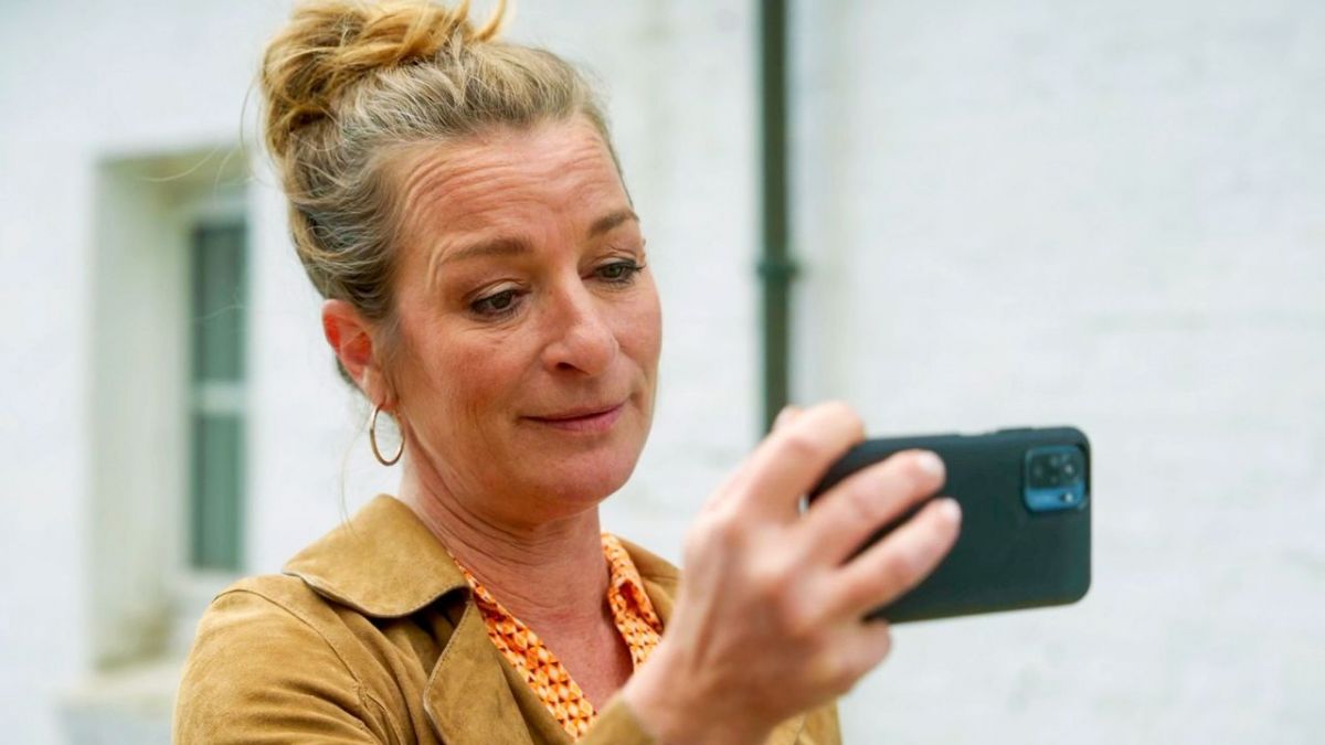 "Rote Rosen" verpasst?: TV-Wiederholung und Online-Mediathek im ... "Rote Rosen" verpasst?: TV-Wiederholung und Online-Mediathek im ...