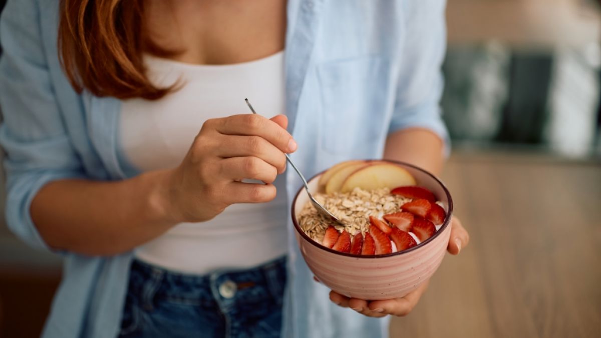 Haferflocken sind für den Darm perfekt - denn sie enthalten jede Menge gesunder Ballaststoffe. (Foto)