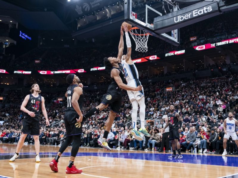 NBA 2026: Toronto Raptors geben sich nicht auf – Philadelphia 76ers gewinnen knapp