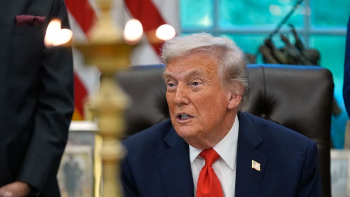 Donald Trump zeigte sich in einer Pressekonferenz völlig verwirrt. (Foto)