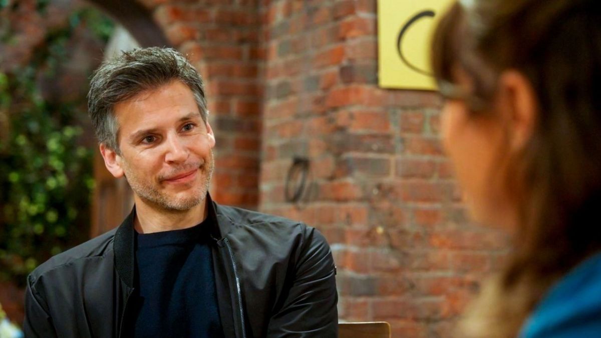 "Rote Rosen" verpasst?: Wiederholung vom Donnerstag im TV und online ... "Rote Rosen" verpasst?: Wiederholung vom Donnerstag im TV und online ...