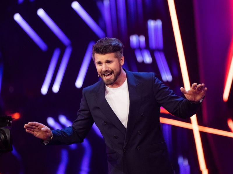Thore Schölermann im TV: HIER ist der Moderator im Fernsehen zu sehen