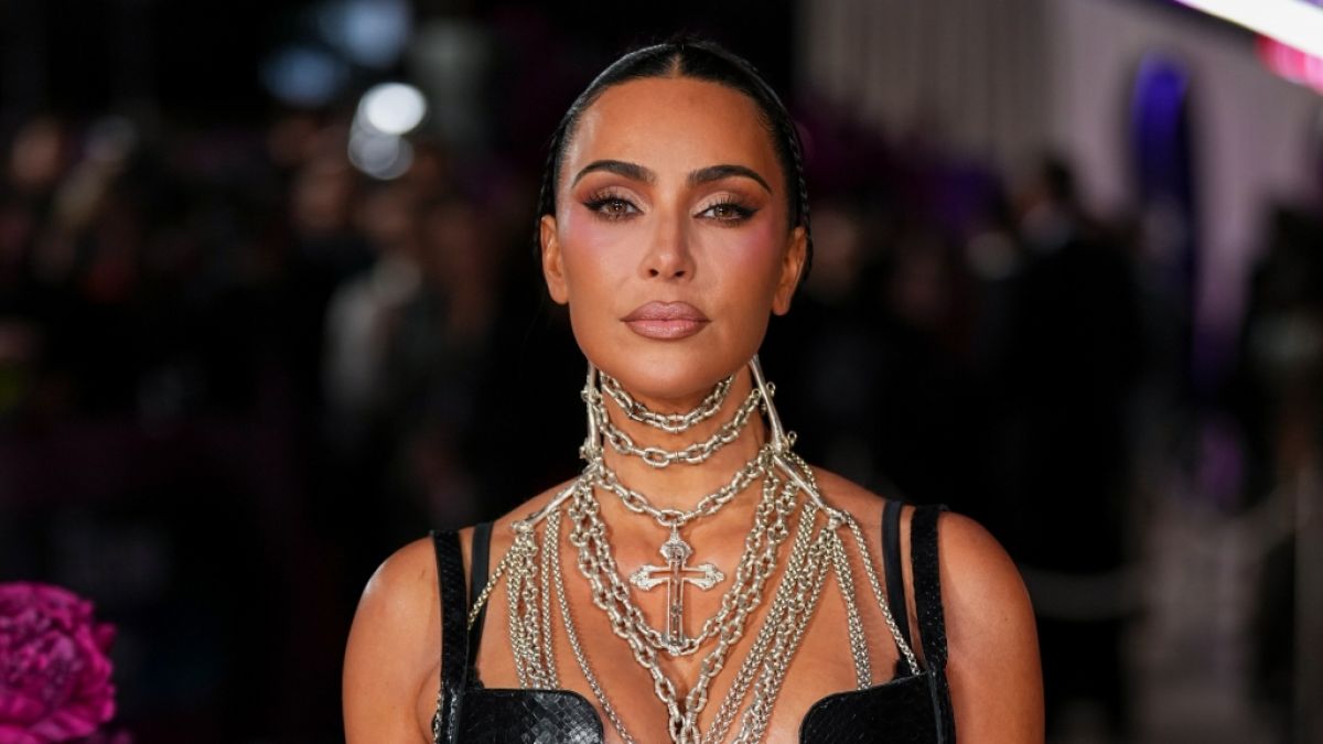 Kim Kardashian: Mit diesem Outfit stiehlt sie allen die Show. (Foto)