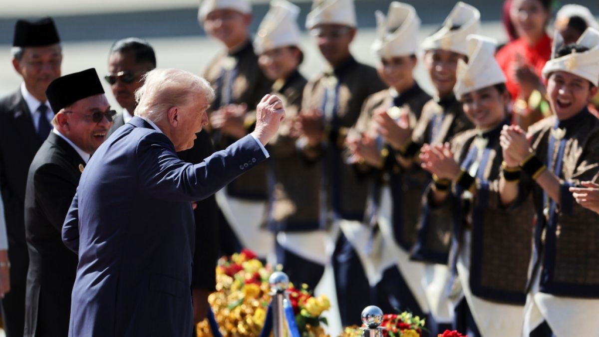 Donald Trump tanzte in Malaysia. (Foto)