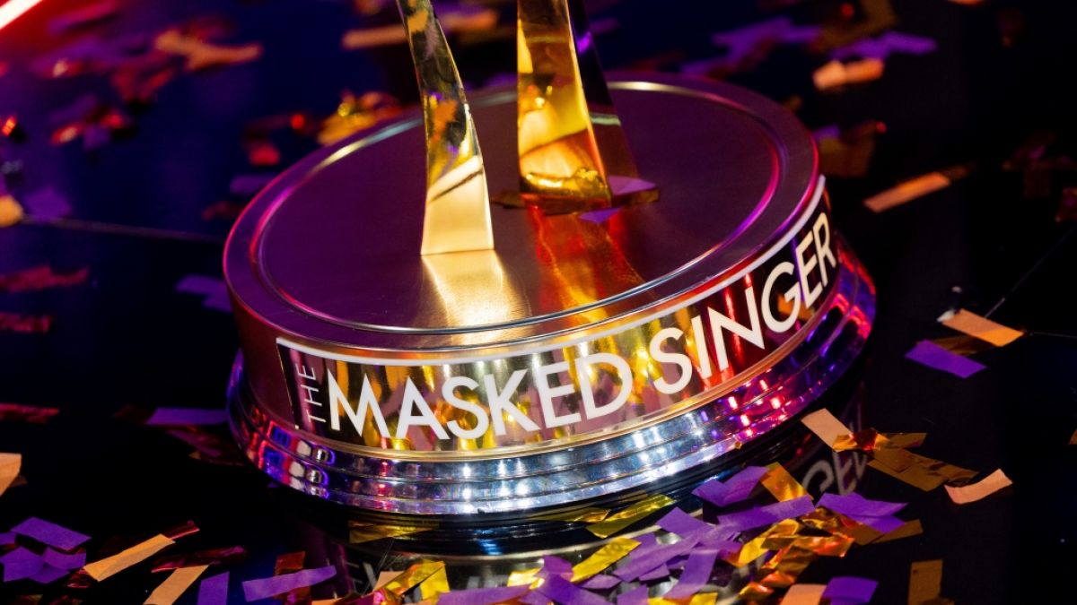 Wer die goldene Trophäe bei "The Masked Singer" gewinnen will, muss Stimmgewalt und Showtalent an den Tag legen und in einem der kunstvollen Ganzkörperkostüme sechs Live-Shows lang gegen die Konkurrenz bestehen. (Foto)