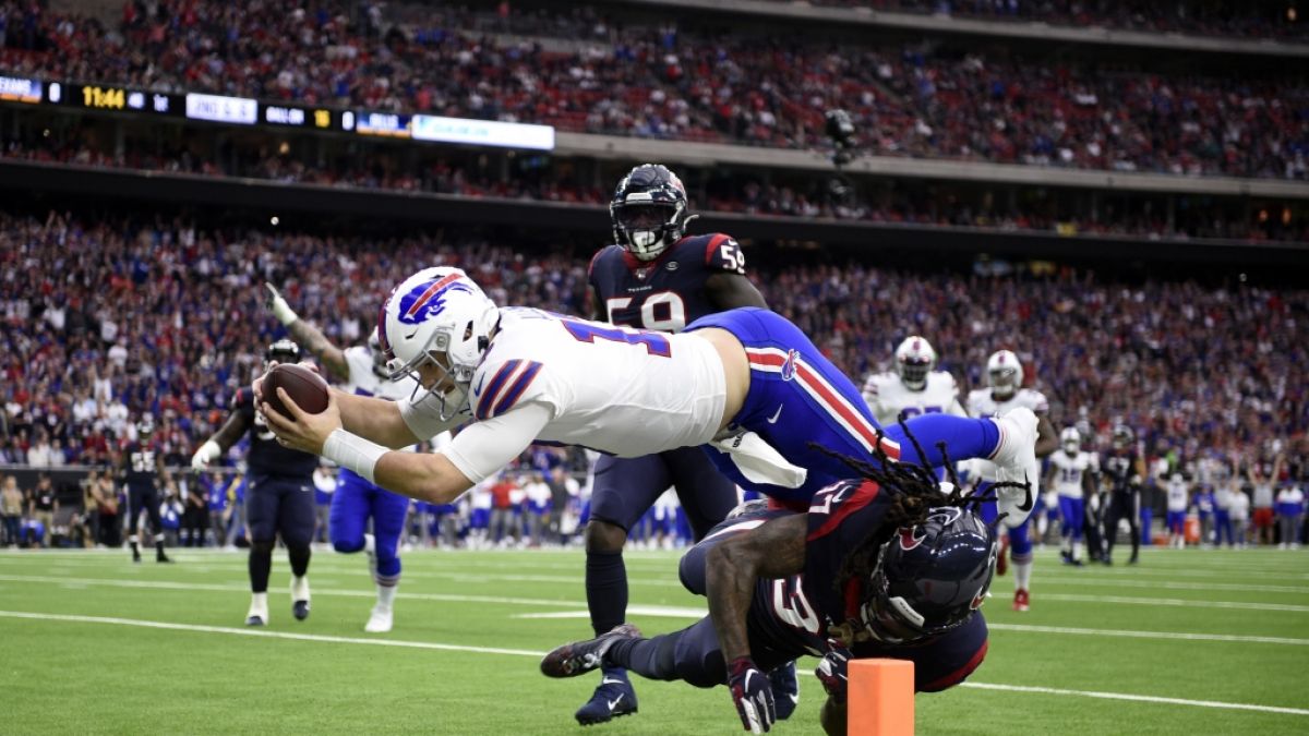 Josh Allen von den Bauffalo Bills streckt sich zum Touchdown, am 04.01.2020. (Symbolbild) (Foto)