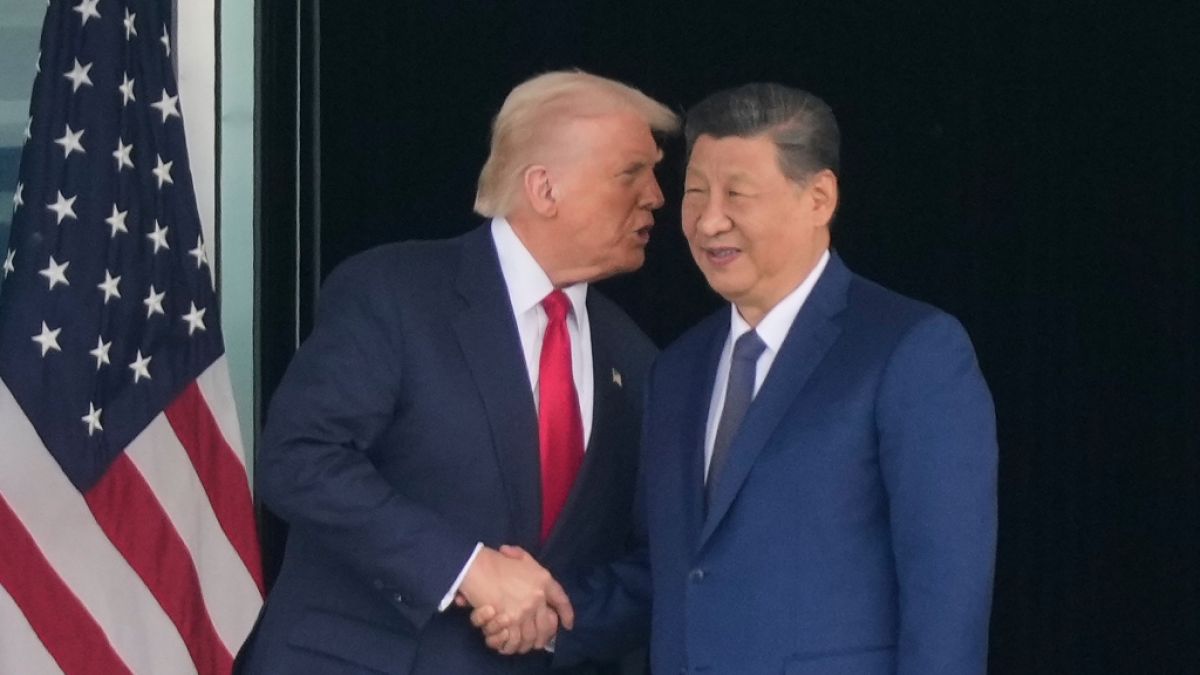 Donald Trump (l.) wirft Chinas Präsident Xi Jinping (r.) heimliche Atomwaffentests vor. Peking dementiert. (Foto)