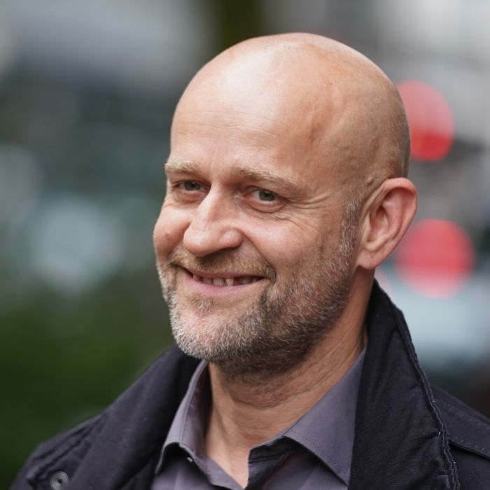 Darum bringen ihm seine markanten Zähne den Erfolg