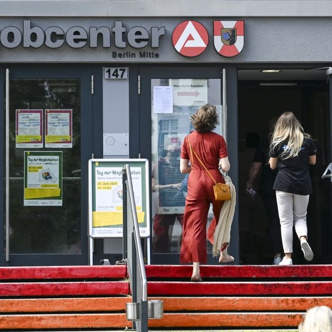 Nach drei Monaten im Job - über die Hälfte erhält wieder Bürgergeld