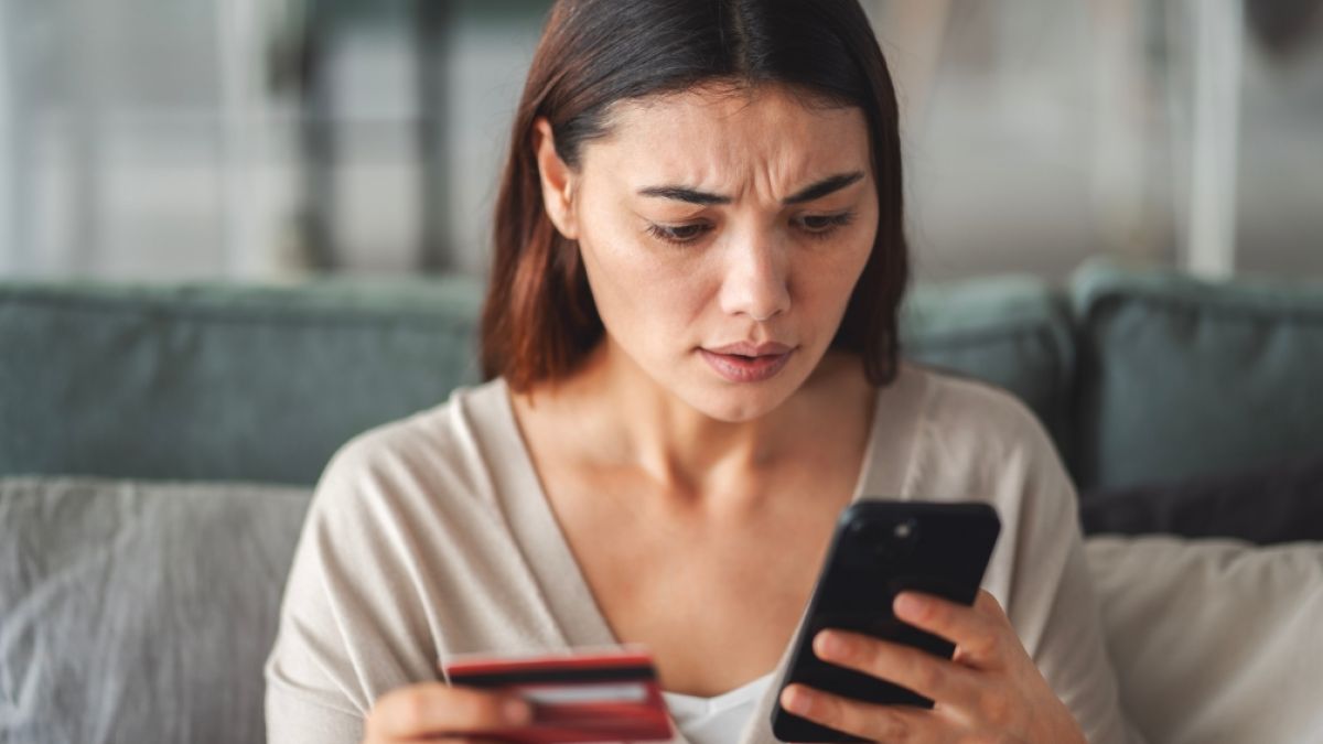 Verbraucherschützer warnen davor, persönliche Daten wie Kreditkartendaten an unsichere Empfänger weiterzuleiten. (Foto)