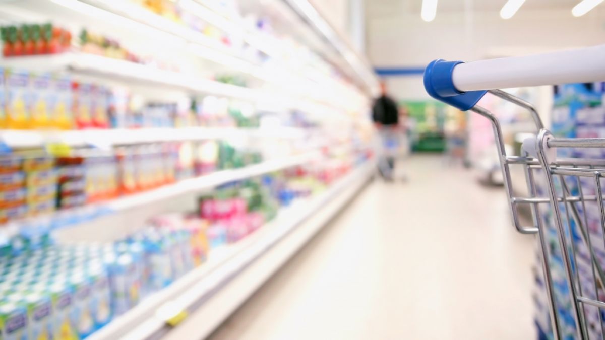Aktuell erleben Aldi, Lidl und Co. einen deutlichen Preissturz bei Milchprodukten. (Foto)