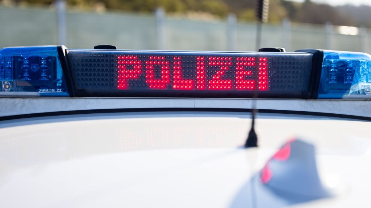 Die Polizei Hagen ermittelt nach dem Fund von abgetrennten Frauenhänden auf der Autobahn A 45 mit einer Mordkommission (Symbolfoto). (Foto)