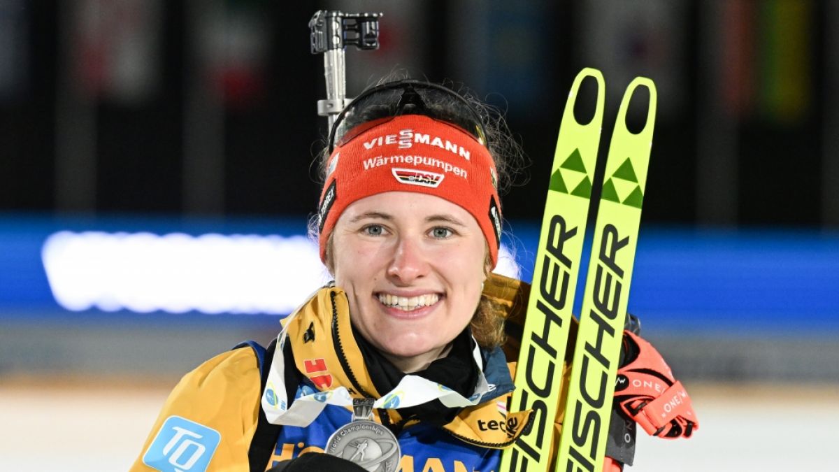 Nach ihrer Silbermedaille bei der WM 2024 bekam die deutsche Biathletin Janina Hettich-Walz ihr erstes Kind. (Foto)