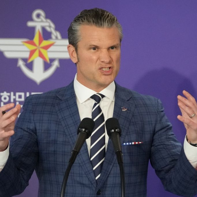 Trumps Kriegsminister schockiert mit Waffen-Parodie im Netz