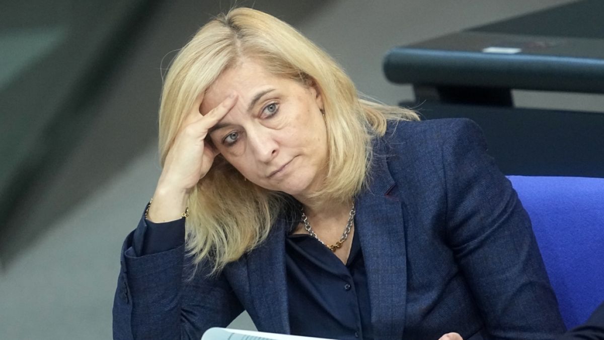 Krankenkassen fordern von Gesundheitsministerin Nina Warken Reformen. (Foto)