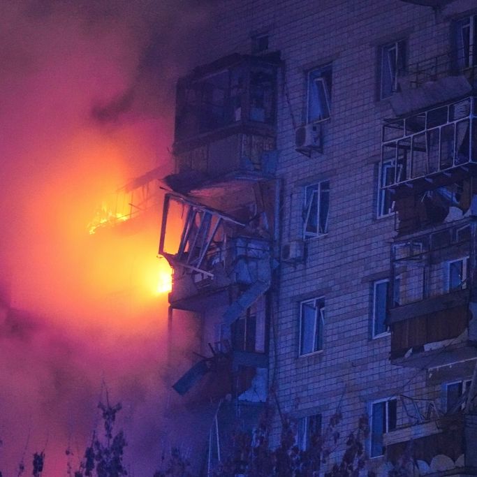 Massive Luftangriffe in der Nacht - Nato-Land startet Kampfjets