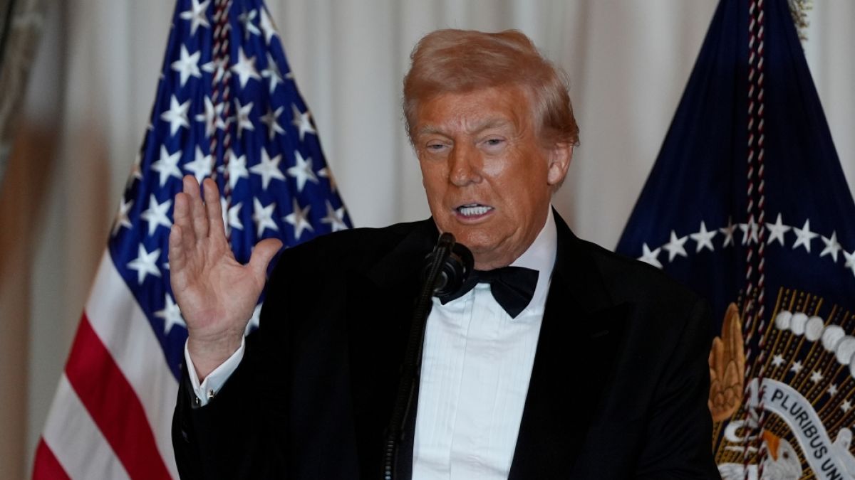 Bringt sich Donald Trump mit einem Werbeclip für seine Luxusuhren selbst in die Bredouille? (Foto)