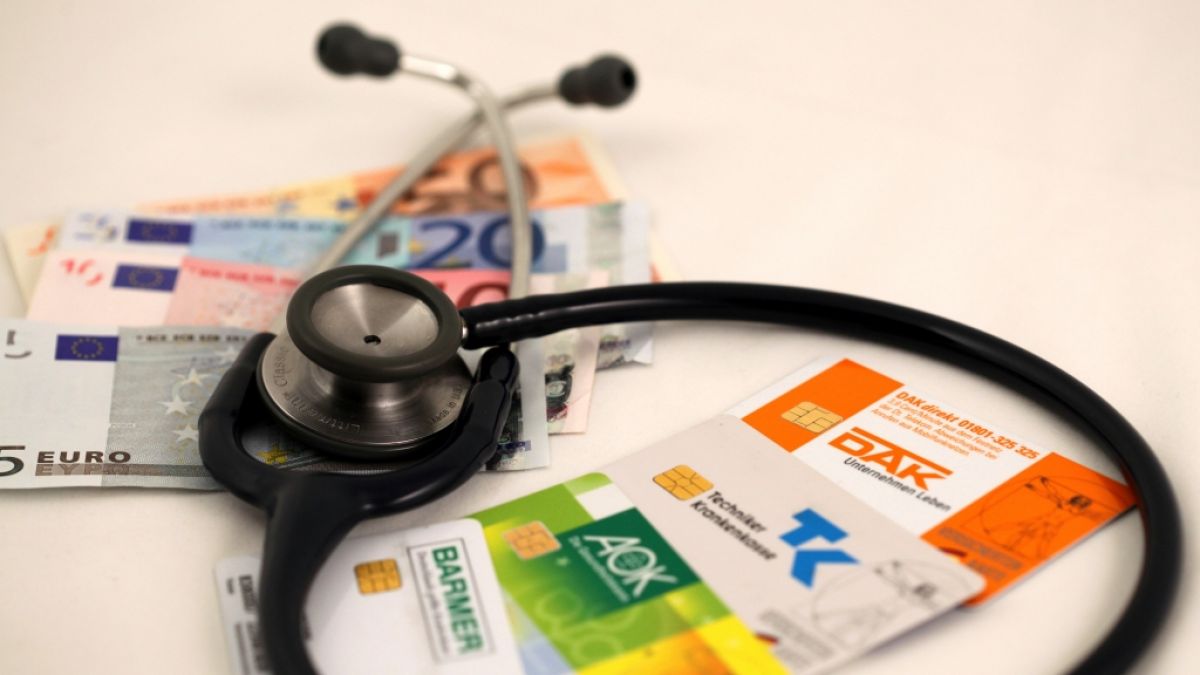 Der Kassen-Chef warnte, dass die Krankenkassen-Beiträge steigen werden. (Foto)