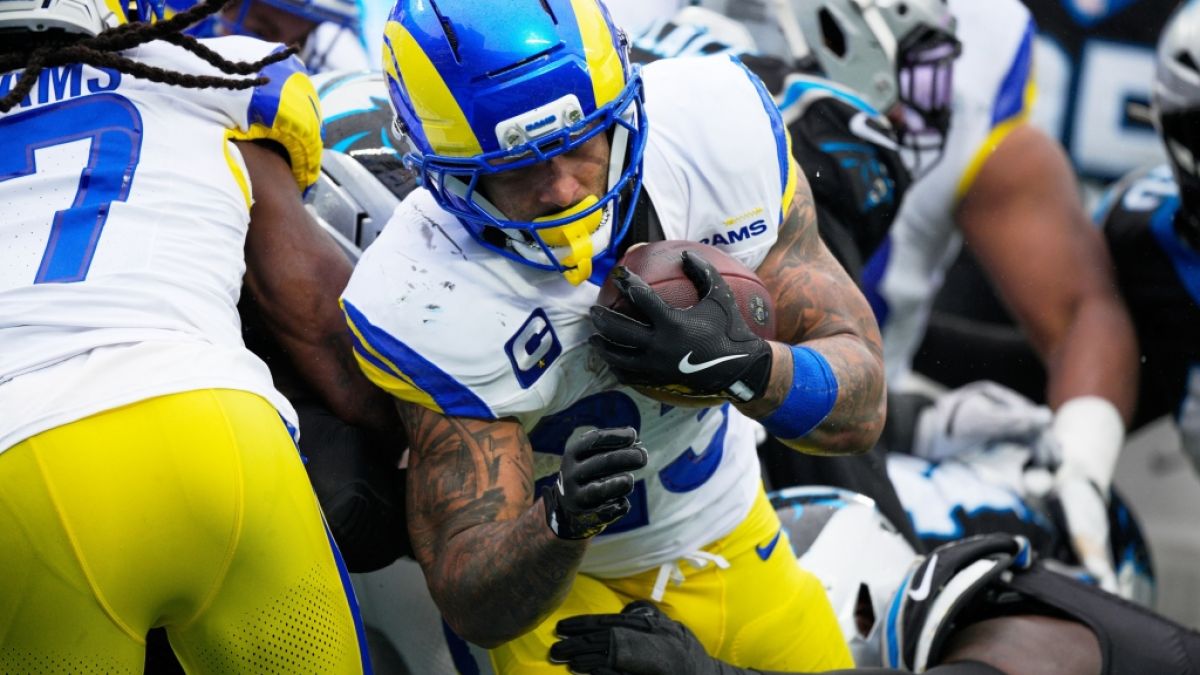 Kyren Williams von den Los Angeles Rams läuft den Ball gegen die Carolina Panthers, am 30.11.2025. (Symbolbild) (Foto)