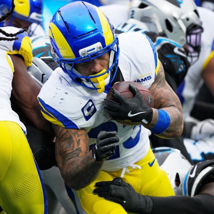 Kyren Williams von den Los Angeles Rams läuft den Ball gegen die Carolina Panthers, am 30.11.2025. (Symbolbild)