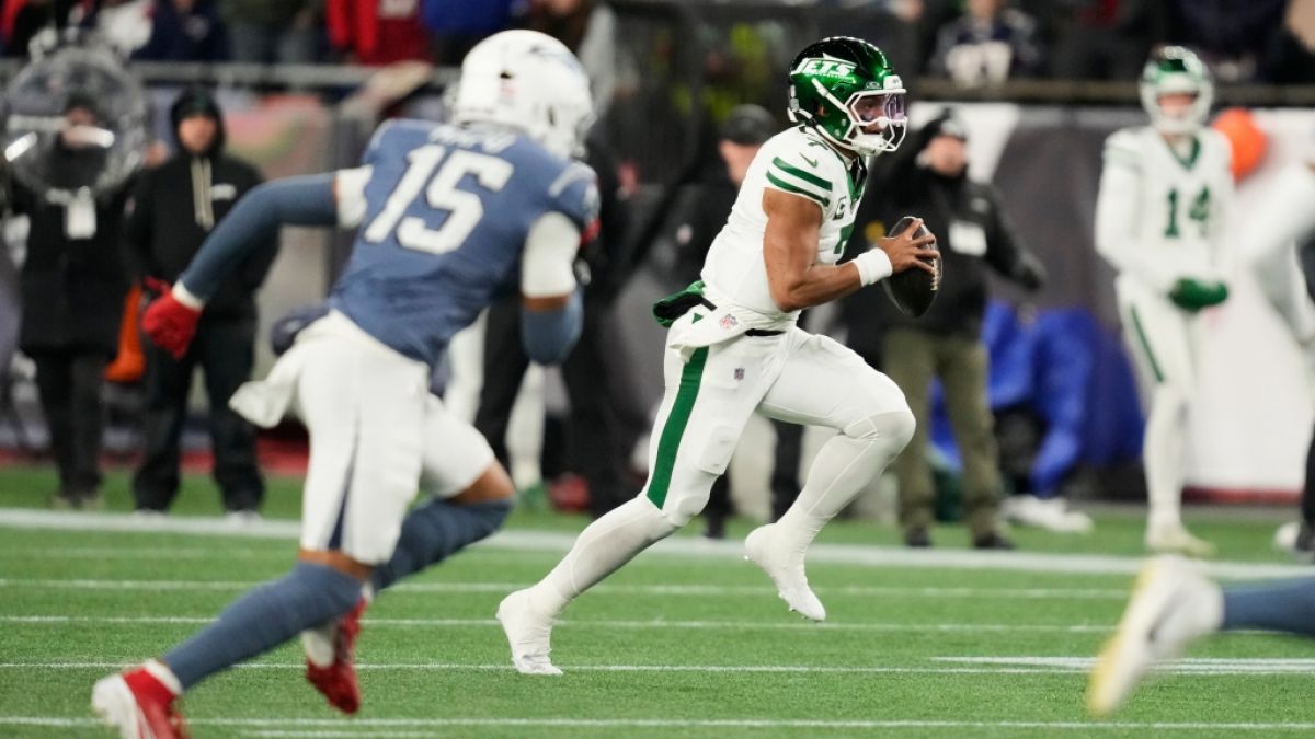 Justin Fields von den New York Jets l&auml;uft mit dem Ball, am 13.11.2025. (Symbolbild) (Foto)