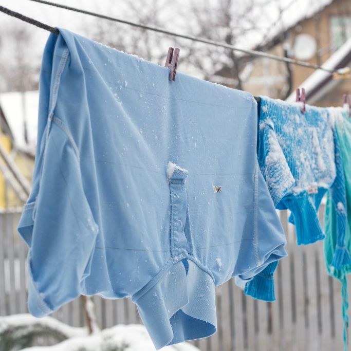Auch bei frostigen Temperaturen ist das Trocknen auf der Wäscheleine im Freien möglich.