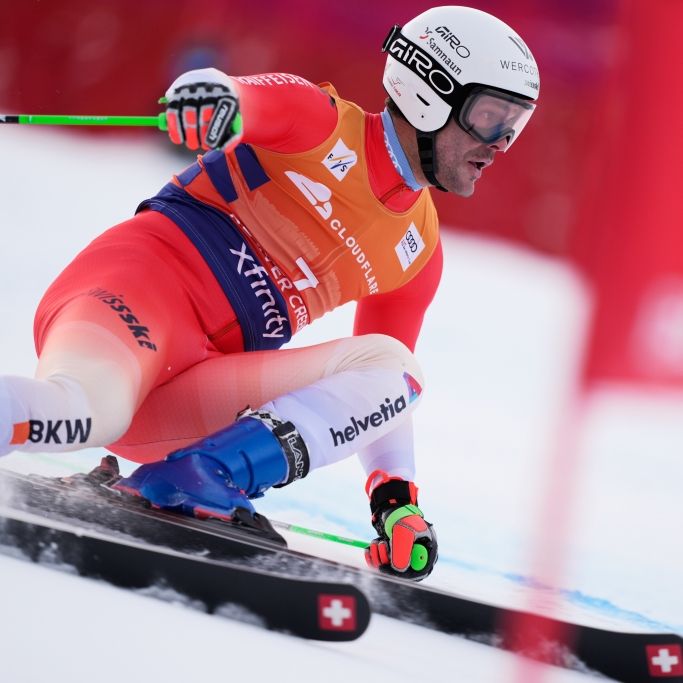 Loïc Meillard rast im Riesenslalom zum Sieg