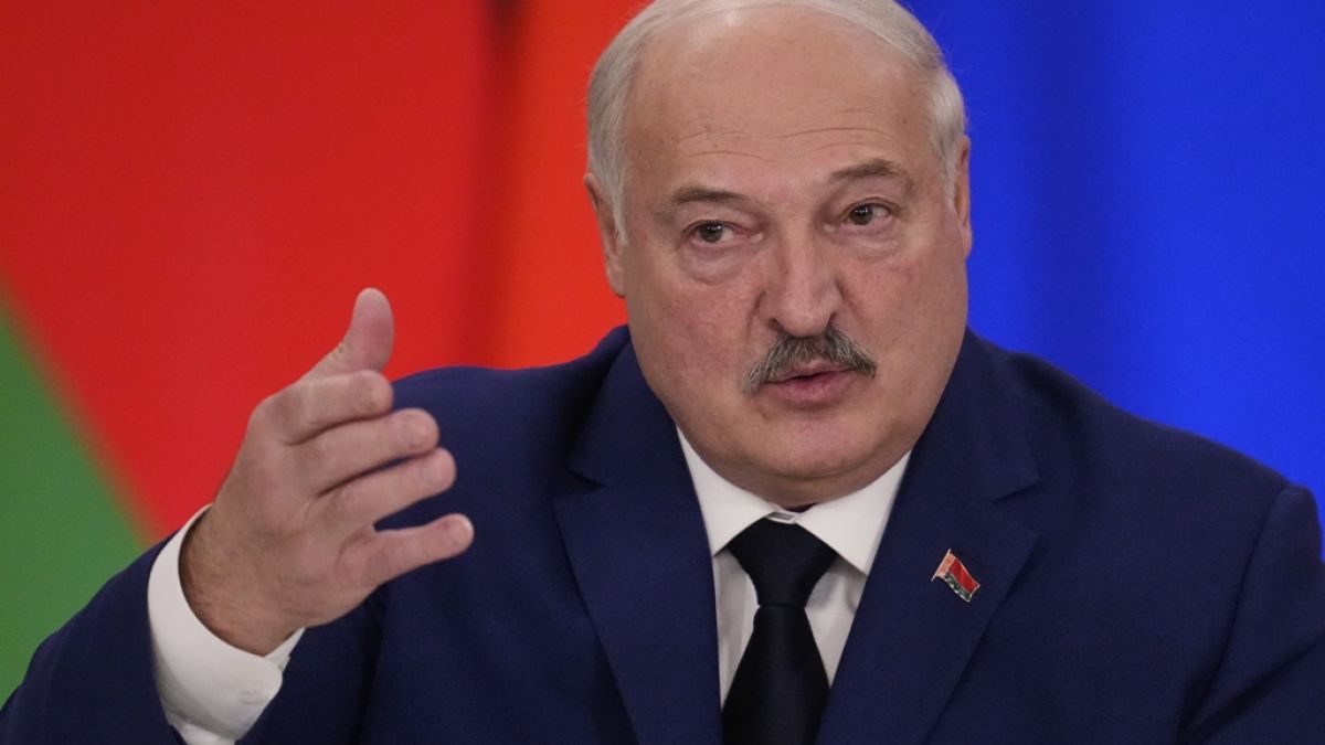 Belarus-Machthaber Alexander Lukaschenko äußerte sich über seine Pläne, Atomwaffen zurück nach Belarus zu bringen. (Foto)