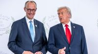 Mit europäischen Vertretern wie Bundeskanzler Friedrich Merz tauschte sich US-Präsident Donald Trump telefonisch zu Friedensplänen im Ukraine-Krieg aus - offenbar wurde die Diskussion hitzig, wie der US-Präsident enthüllte.