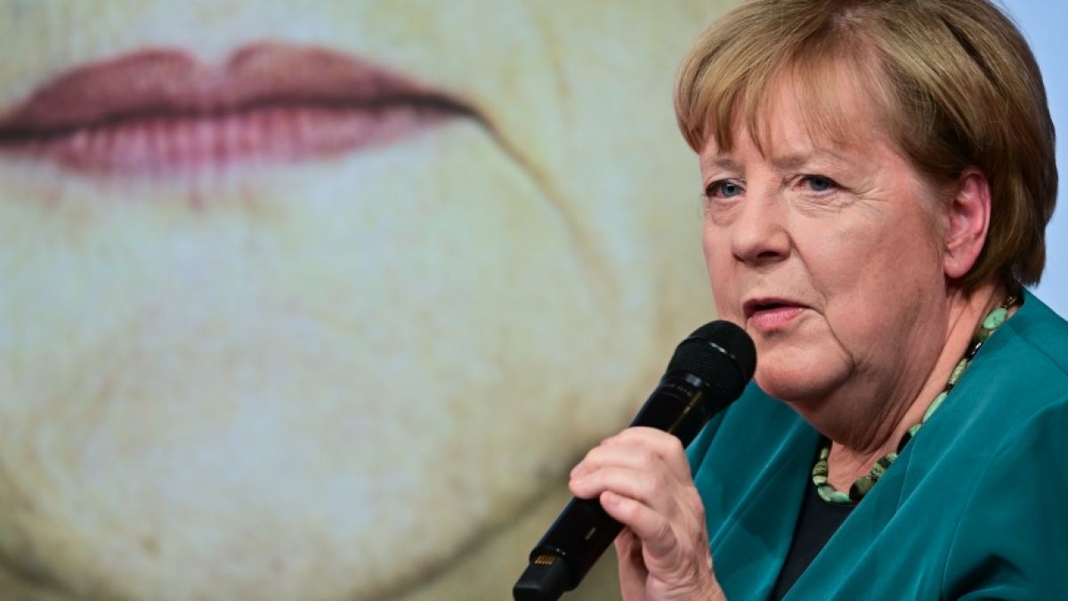 Angela Merkel verzichtet auf ihre berühmte Raute. (Foto)