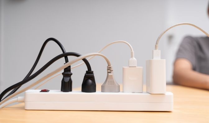 Diese Geräte dürfen nicht an die Mehrfachsteckdose Vorsicht Brandgefahr