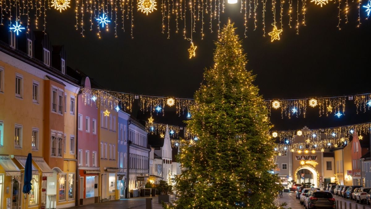 Wegen mutma&szlig;licher Anschlagspl&auml;ne auf einen Weihnachtsmarkt im Raum Dingolfing in Niederbayern sind f&uuml;nf M&auml;nner festgenommen worden. (Foto)