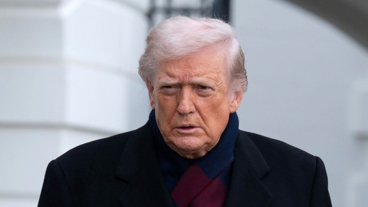 Donald Trump spricht w&auml;hrend einer Weihnachtsfeier im Wei&szlig;en Haus pl&ouml;tzlich &uuml;ber giftige Schlangen. (Foto)