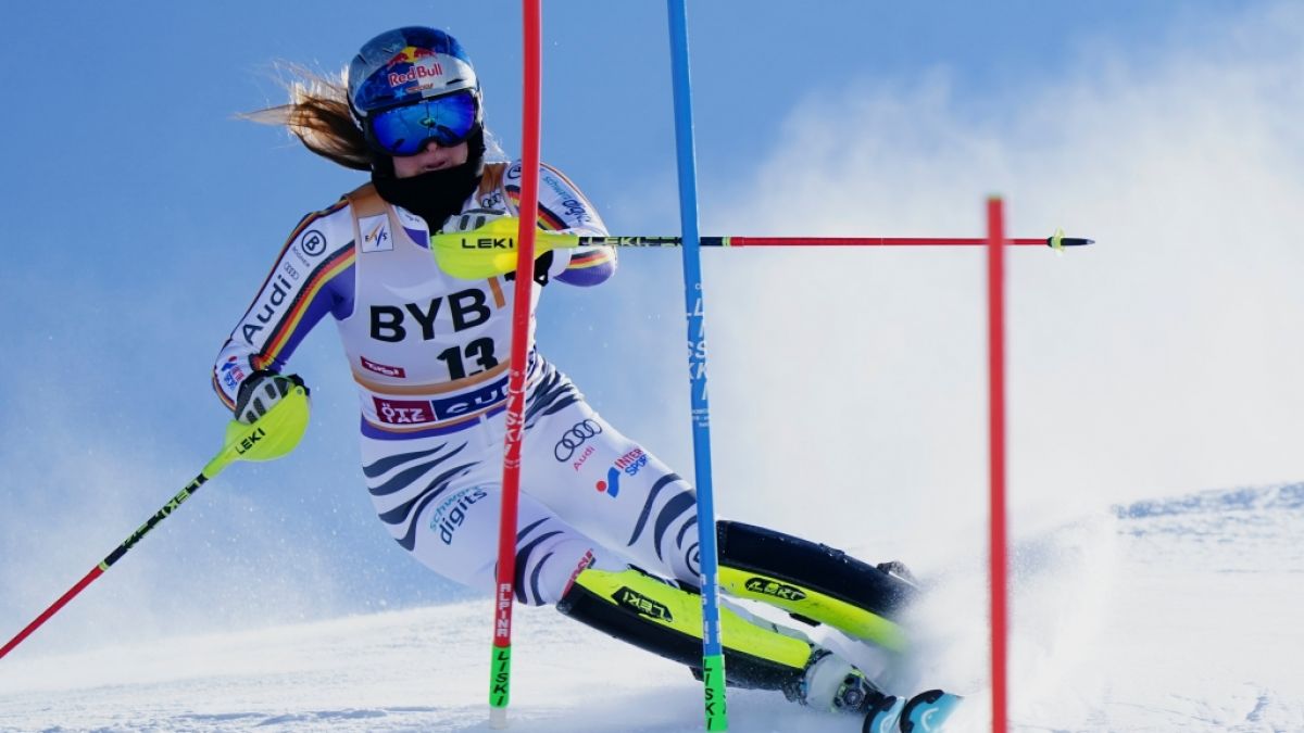 Wie schl&auml;gt sich Emma Aicher beim Slalom in Courchevel? (Foto)