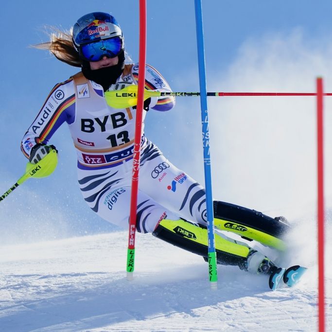 Wie schlägt sich Emma Aicher beim Slalom in Courchevel?