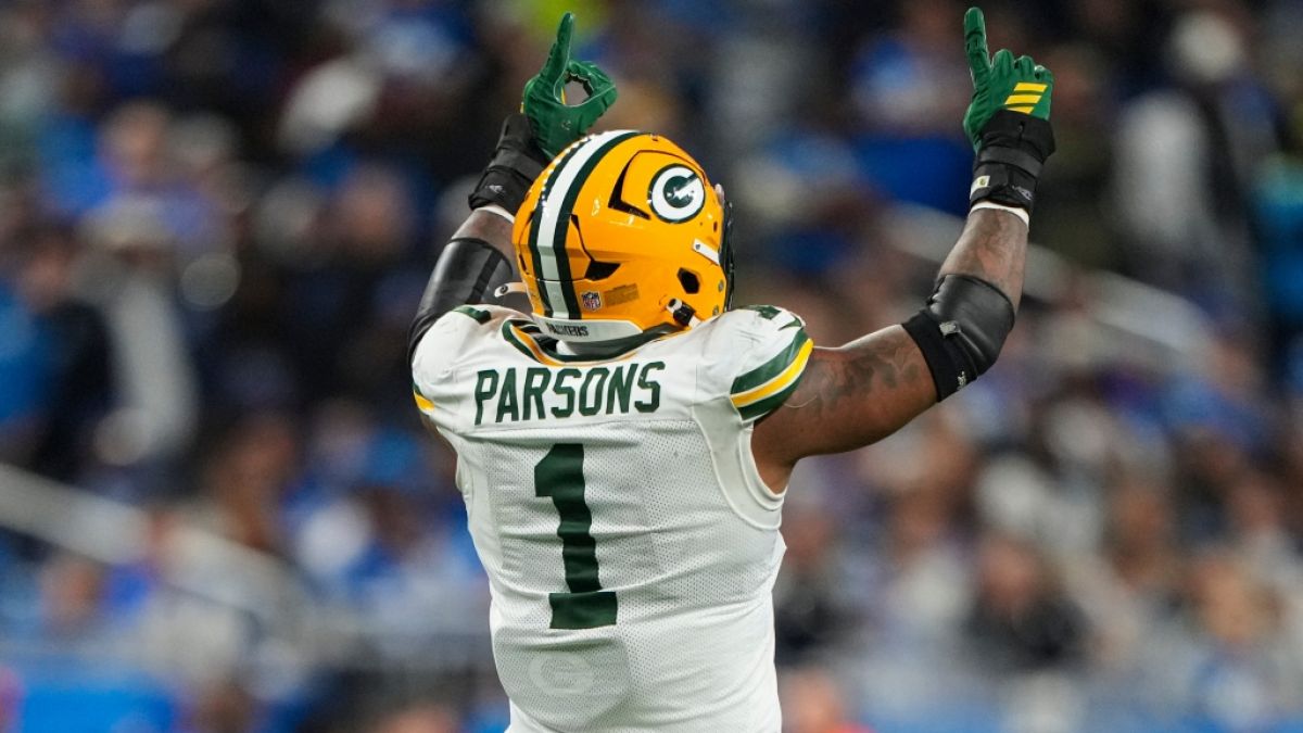 Micah Parsons zelebriert im Trikot der Green Bay Packers, am 27.11.2025. (Symbolbild) (Foto)