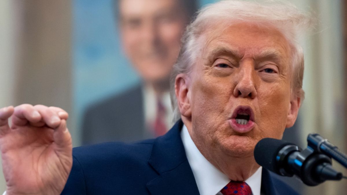 Donald Trump hat auf den Mord an US-Regisseur Rob Reiner mit einem Post reagiert, der selbst seine treuen Fans fassungslos macht - ans Zur&uuml;ckrudern denkt der US-Pr&auml;sident allerdings nicht. (Foto)