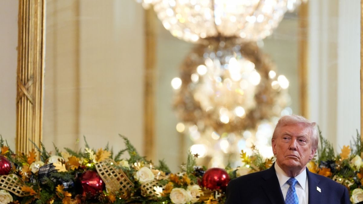 Donald Trump traf bei einer Weihnachtsfeier im Wei&szlig;en Haus auf seine Ex-Frau. (Foto)