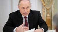 Wladimir Putin hat offenbar zwischen 350.000 und 360.000 einsatzbereite Soldaten in Belarus zusammengezogen - ein Umstand, der die Sorge vor einem Dritten Weltkrieg wachsen lässt.
