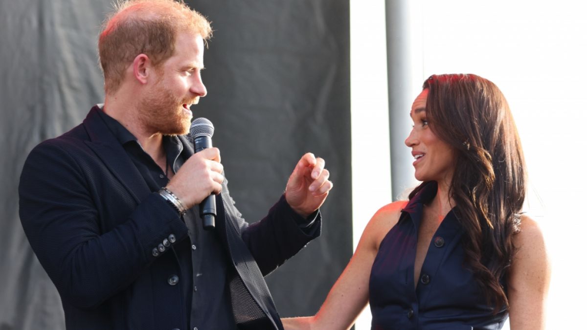 Prinz Harry und Meghan Markle gibt's in der &Ouml;ffentlichkeit fast nur im Doppelpack - seinen Skiausflug nach Aspen genoss der K&ouml;nigssohn jedoch ohne seine Ehefrau. (Foto)